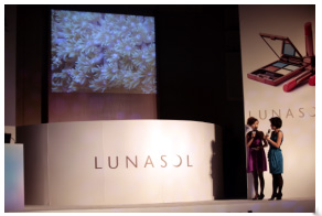 图3 LUNASOL品牌经理呼吁珊瑚保护